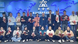 黑金刚团队合照